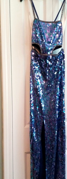 Formal Dress - Picture 1 of 5